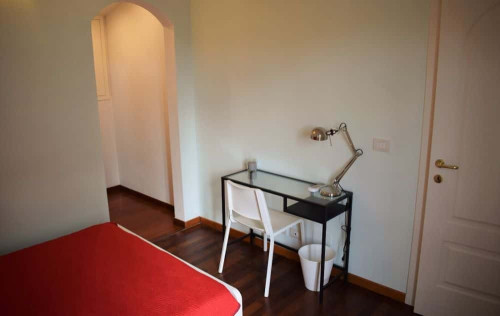 Spaziosa camera matrimoniale con bagno privato Porta al Prato.