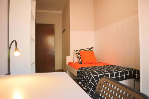 Via tigellio 24 - Stanza 63