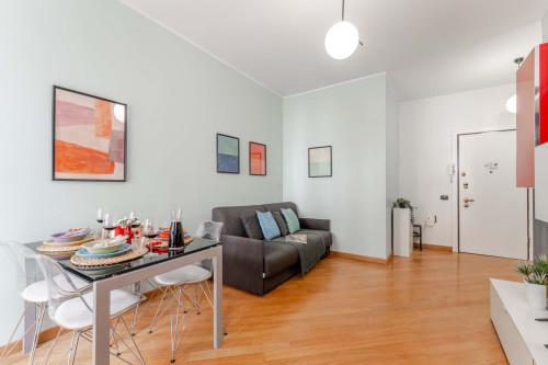 Bilocale Tortona adiacente alla metro di Porta Genova