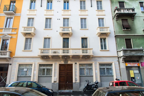 Bilocale moderno con terrazza in zona Loreto