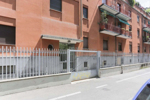 Luminoso bilocale con balcone in zona Amendola