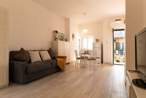 Elegante monolocale vicino alla metro Numidio Quadrato