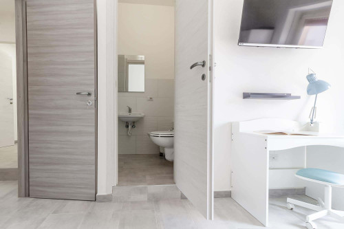 Via Catalocchino 57 - Stanza 33