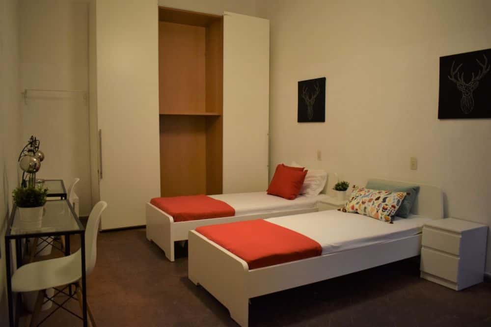 Stanza Grande Da Condividere Con Bagno Privato - 1