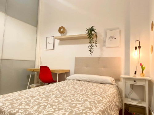 Habitación tranquila……..Elcano 4