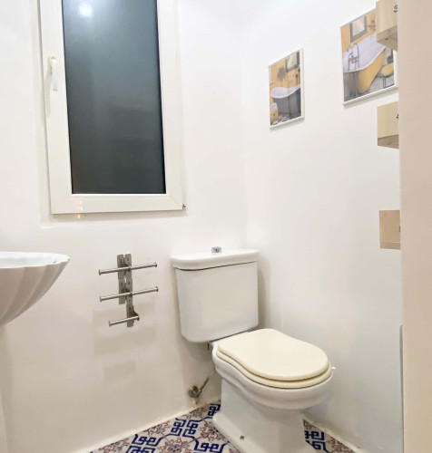 Amplia habitación luminosa. Elcano 1.