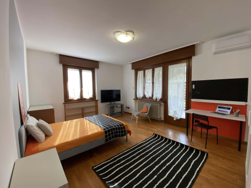 VIA GAETANO DONIZETTI 9 - Stanza 61