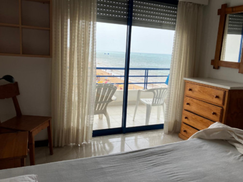 Welcoming 2 Bedroom Apartment with a balcony and Gaivota beach front