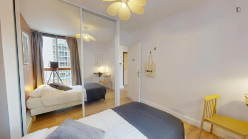 Comfy double bedroom near Lourmel metro