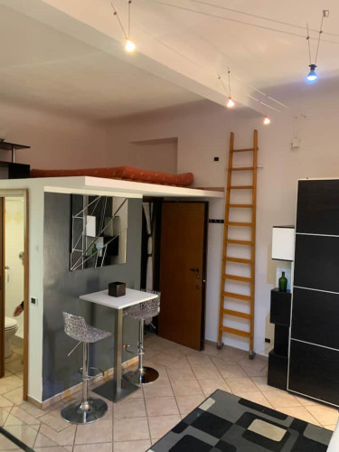 Snug studio in Porta Genova