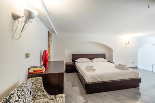 Inviting studio close to Università Bocconi