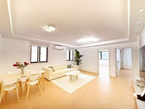 Peaceful Room in Modern Shared Home