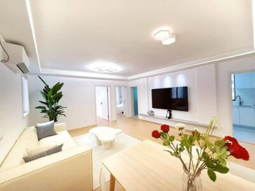 Peaceful Room in Modern Shared Home