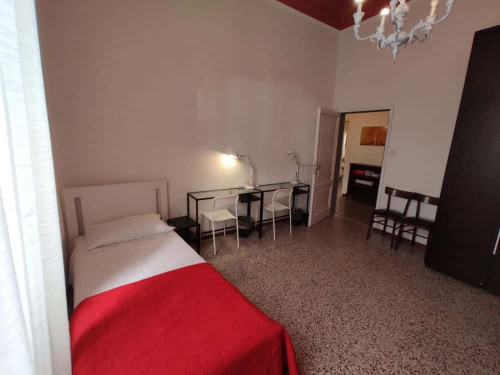 Stanza condivisa inVia del Bronzino