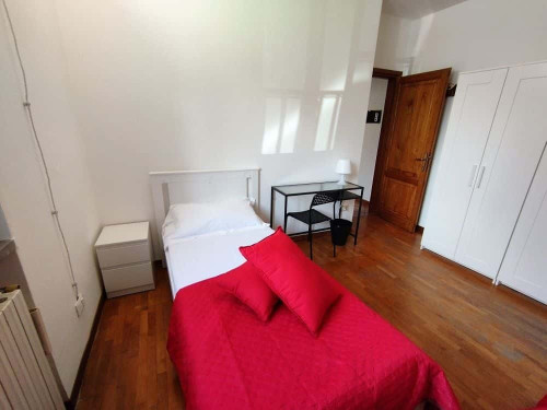 Camera condivisa in Via Calzolari 29