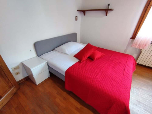 Camera privata in Via Calzolari 29