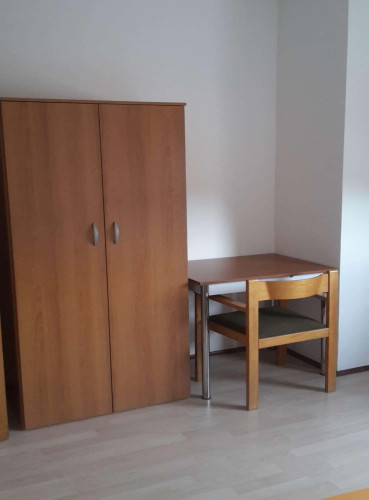 A30/S2 stanza con due letti, in 2-bedroom apartment, balcone, posto auto assegnato, Via Degasperi, Trento