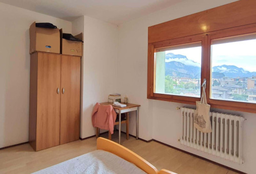A30/S1 stanza con due letti, in 2-bedroom apartment, balcone, posto auto assegnato, Via Degasperi, Trento