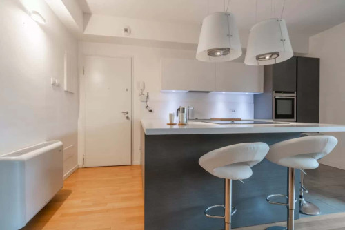 Moderno quadrilocale con terrazza in zona Cenisio