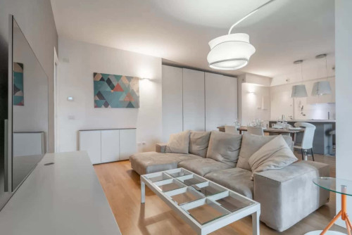Moderno quadrilocale con terrazza in zona Cenisio