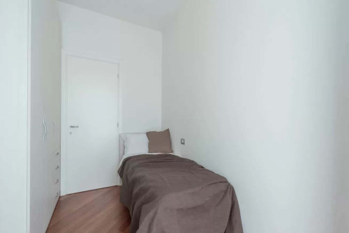 Luminoso trilocale in Piazzale Loreto