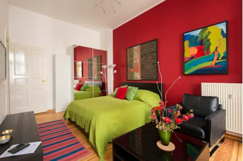647 I Modern studio apartment with balcony in Mitte near the historic port