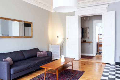 823 | Charming apartment right on Görlitzer Park in Kruezberg