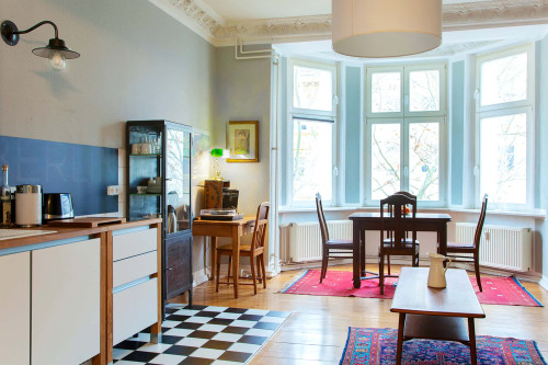 823 | Charming apartment right on Görlitzer Park in Kruezberg