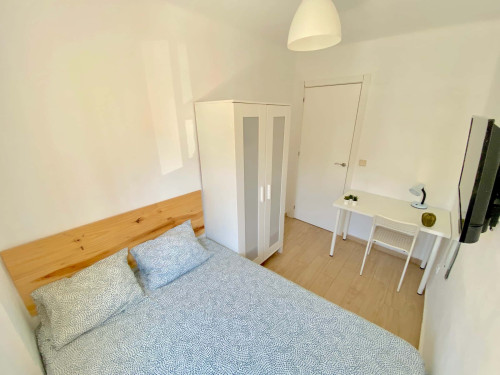 Sunny room near CENTER with A/C in apart., double bed, TV 32", lock door. WIFI incl. - Gallery - 3