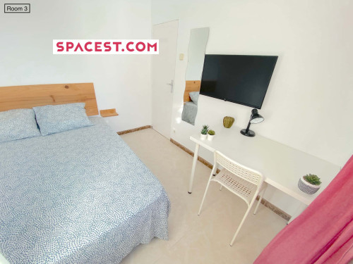 Sunny room near CENTER with A/C in apart., double bed, TV 32", lock door. WIFI incl. - Gallery - 4