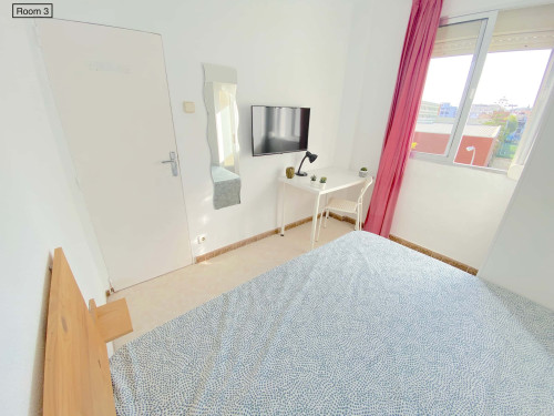 Sunny room near CENTER with A/C in apart., double bed, TV 32", lock door. WIFI incl. - Gallery - 3