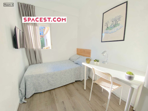 Sunny deluxe room near CENTER with A/C in apart., TV 32", lock door. WIFI and water incl. - Gallery - 4