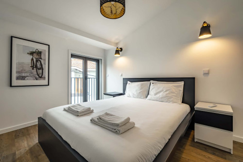 Elegant 2-bedroom apartment, fully equiped and balcony overlooking the river  - Gallery -  5