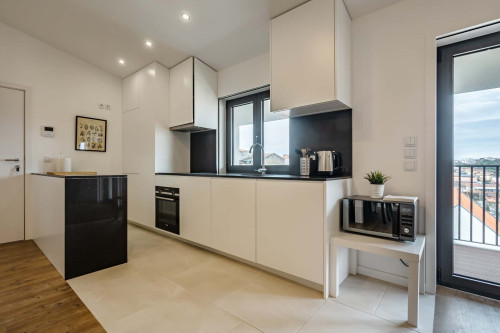Elegant 2-bedroom apartment, fully equiped and balcony overlooking the river  - Gallery -  5