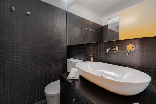 Spacious 2 Bedroom in Gaia, with a balcony with wonderful view to Porto