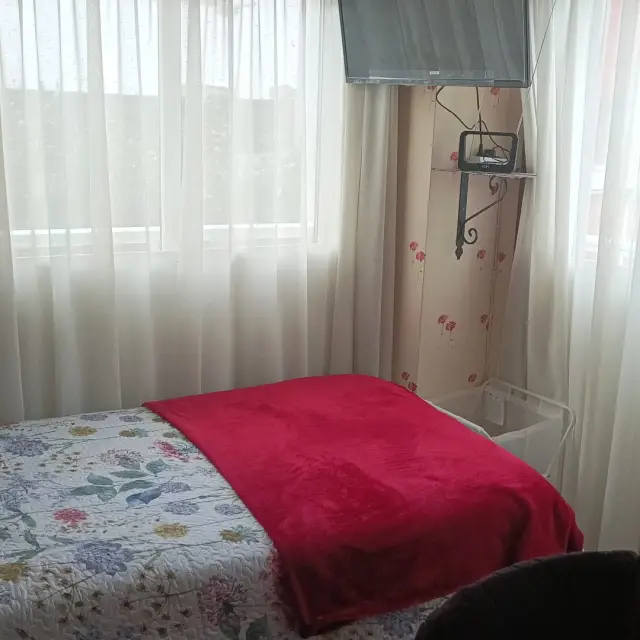 Bedroom 2 - Room in a shared 3-bedroom apartment for rent in Vigo, only females, only students, all bills included. - Gallery - 14