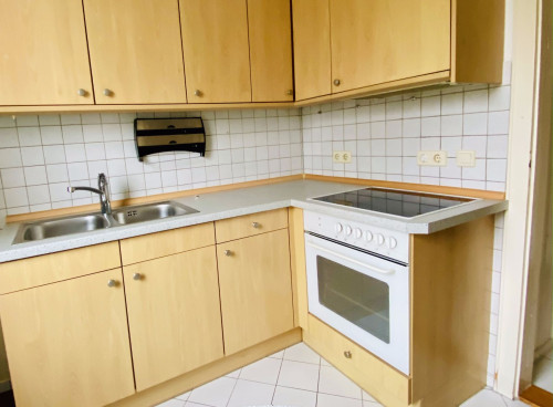 Bright 2-bedroom apartment in quiet location near university hospital and science campus