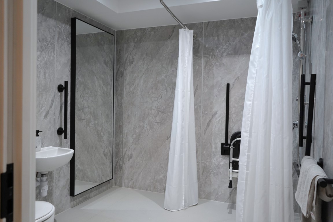  VIP (Accessible)  -  Castle Way  - Gallery -  3