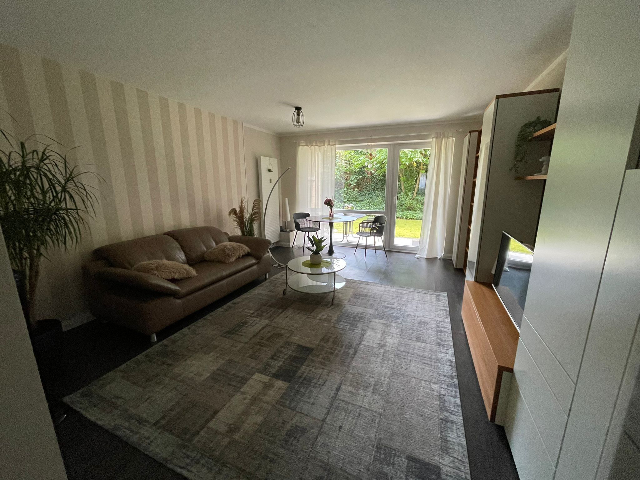  Stylish Living – Cozy And Modern In Oldenburg  -  Stylish living – cozy and modern in Oldenburg  - Gallery -  15