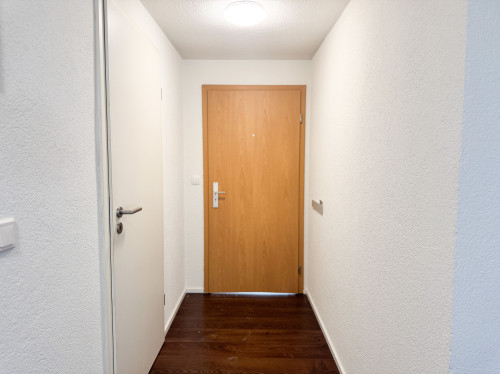 Modern & Fully Furnished Attic Apartment with 5 Single Beds – Ideal for Business Travelers