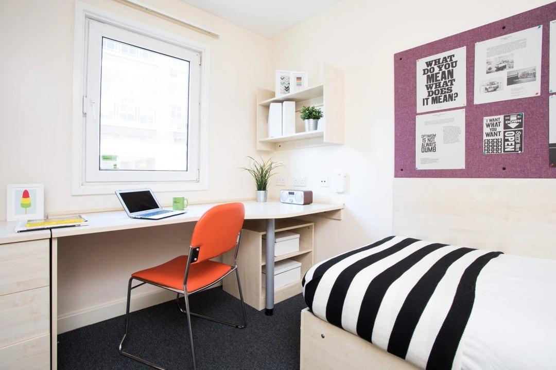  Classic En-Suite  -  St Martins House  - Gallery -  6