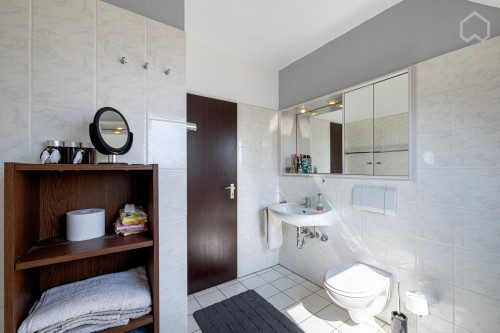 Maisonette in the middle of Cologne - Refrath, with a view of the Cologne DOM and KVB line 1 to the trade fair (15 min) and Neumarkt - Gallery - 8