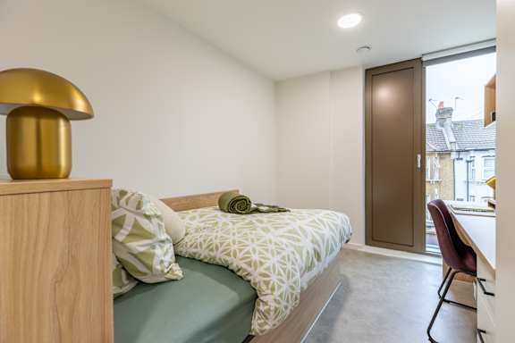  Superior En Suite  -  Venti House, Stratford  - Gallery -  1
