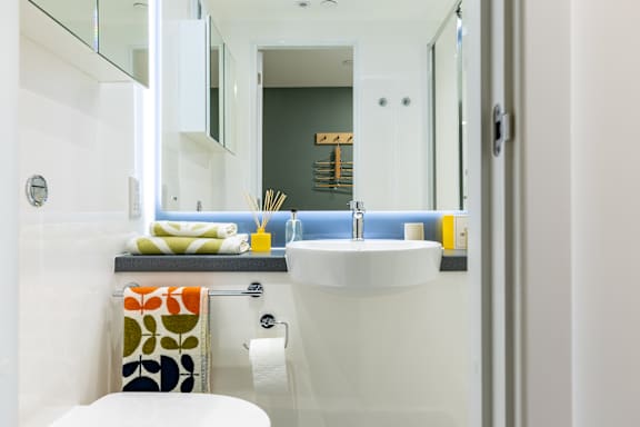 Classic Plus En Suite  -  Venti House, Stratford  - Gallery -  5