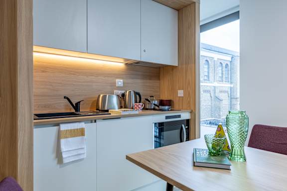  Classic Studio Plus  -  Venti House, Stratford  - Gallery -  5