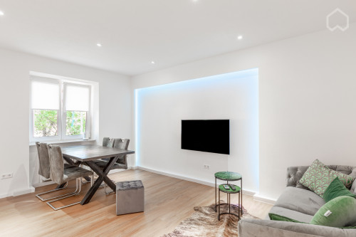 Newly refurbished 3 room apartment in top area