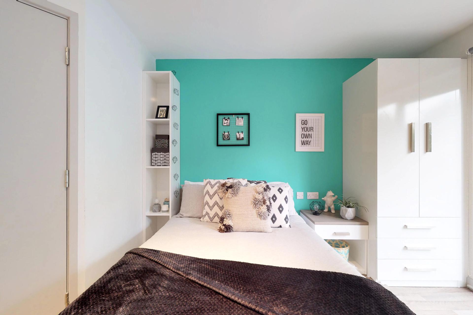 Deluxe En-Suite - 8