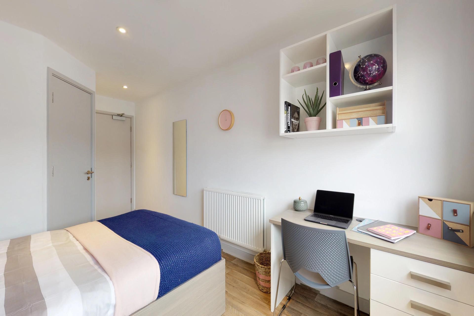 Classic En-Suite - 6