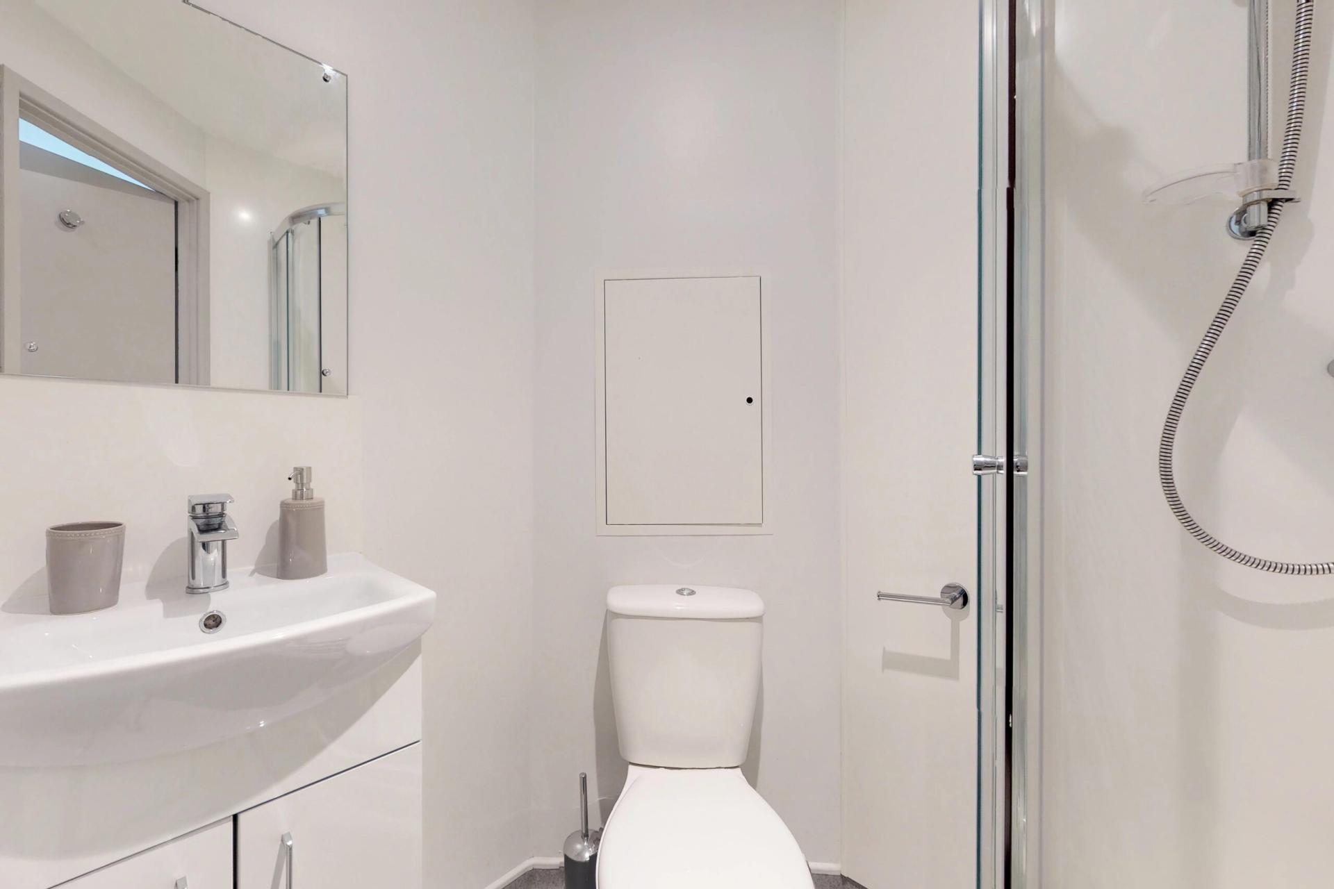 Deluxe En-Suite Studio - 5