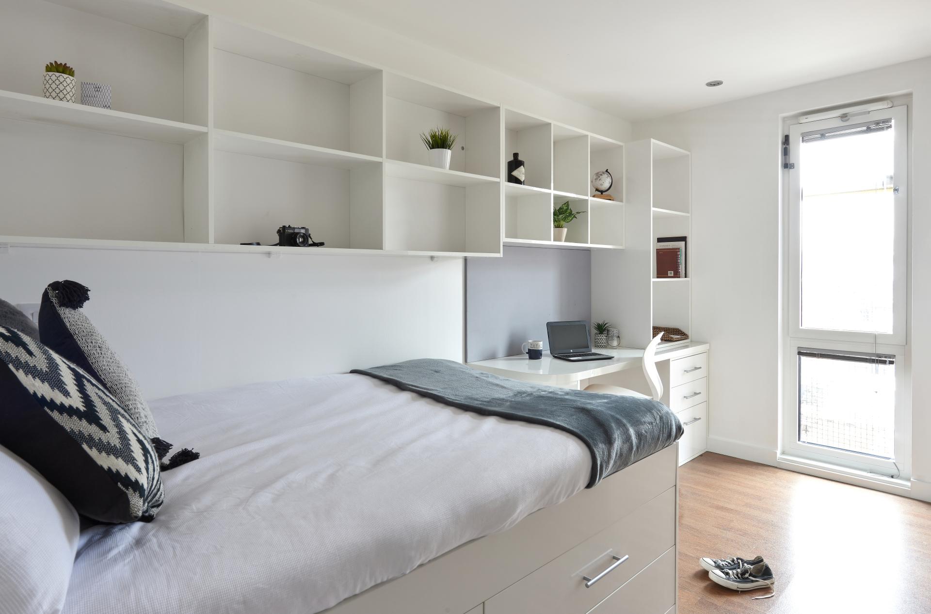 Prm En 13 Bed Apt - 3